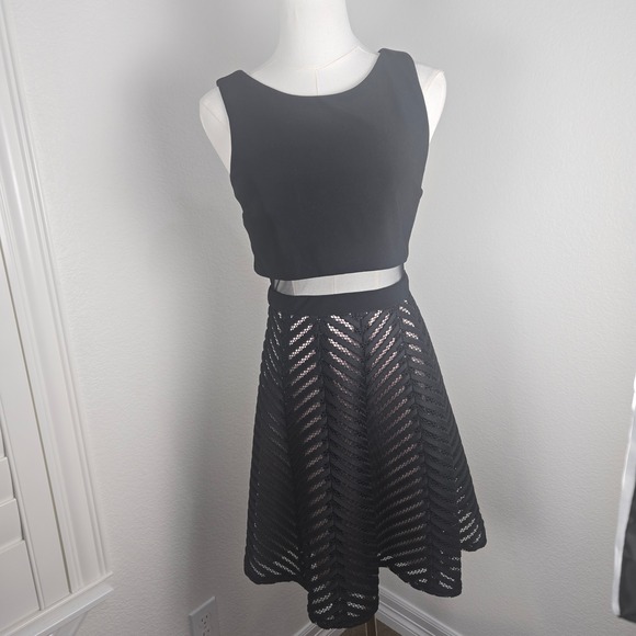 Betsy & Adam 4P Black Mesh Overlay Fit Flare Cocktail Dress Zip Back